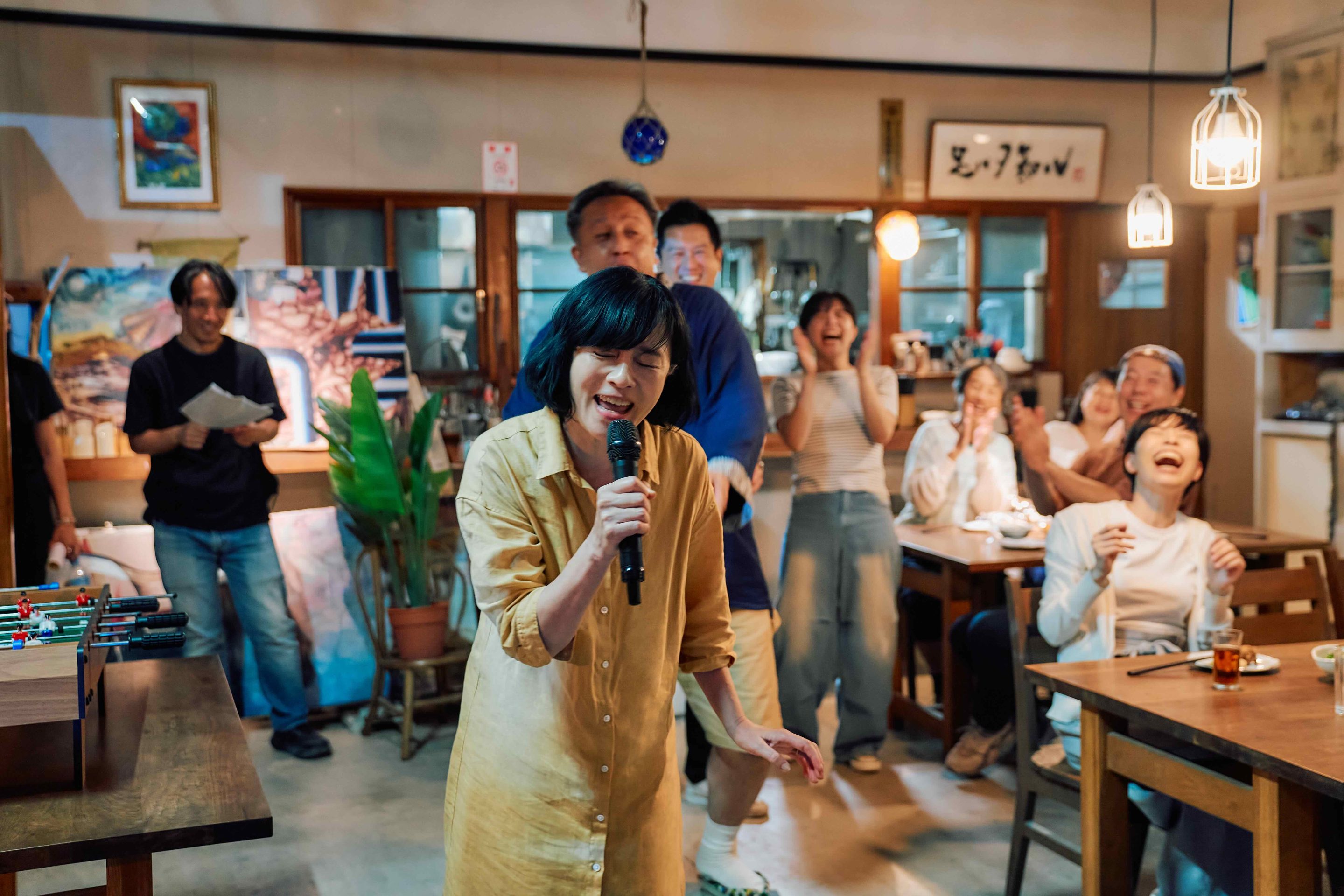 宴会に歌う美弥子