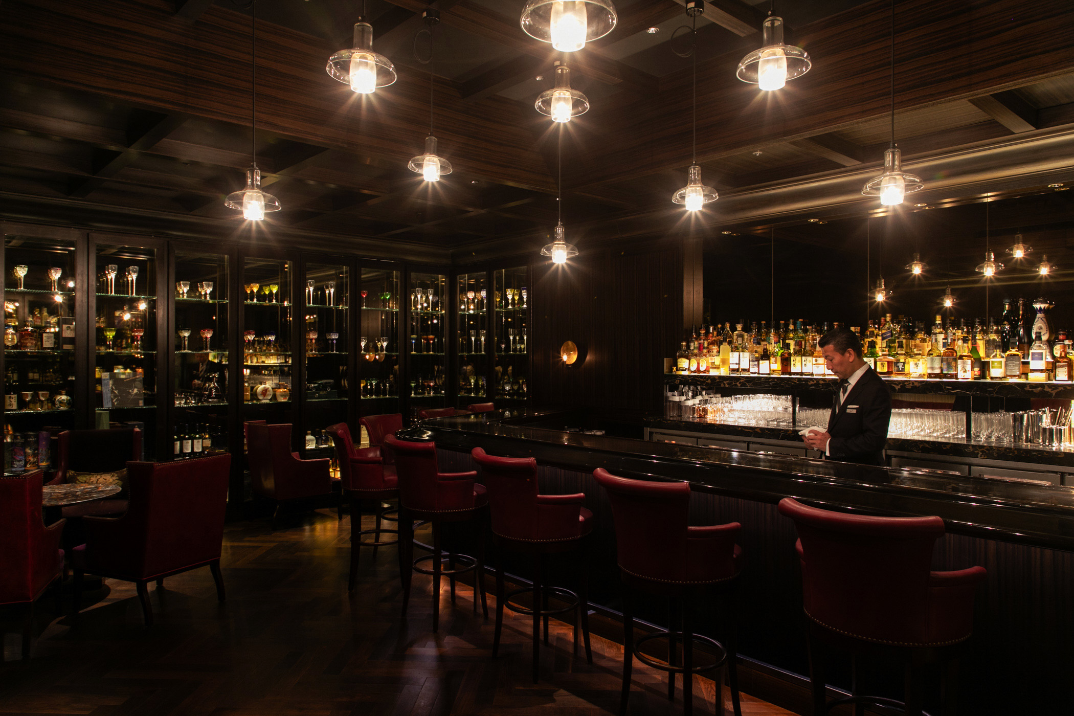 『ロイヤルバー』内観