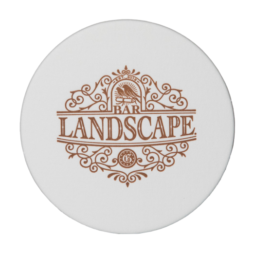 クラシックなバーの精神を継ぐ、実力派のバーテンダー夫妻。