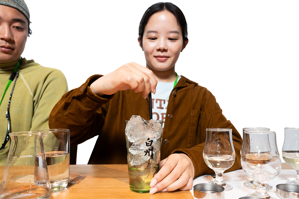 マドラーですばやく10回転。